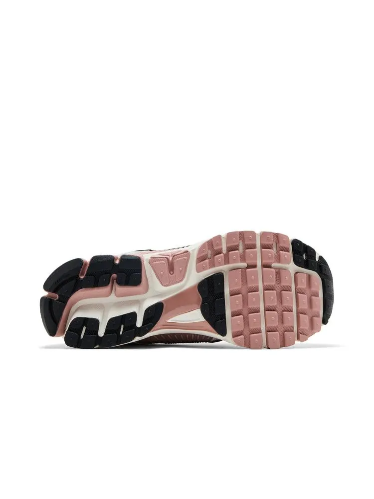 Кроссовки Nike Wmns Air Zoom Vomero 5 'Particle Pink' — изображение 5 из 9