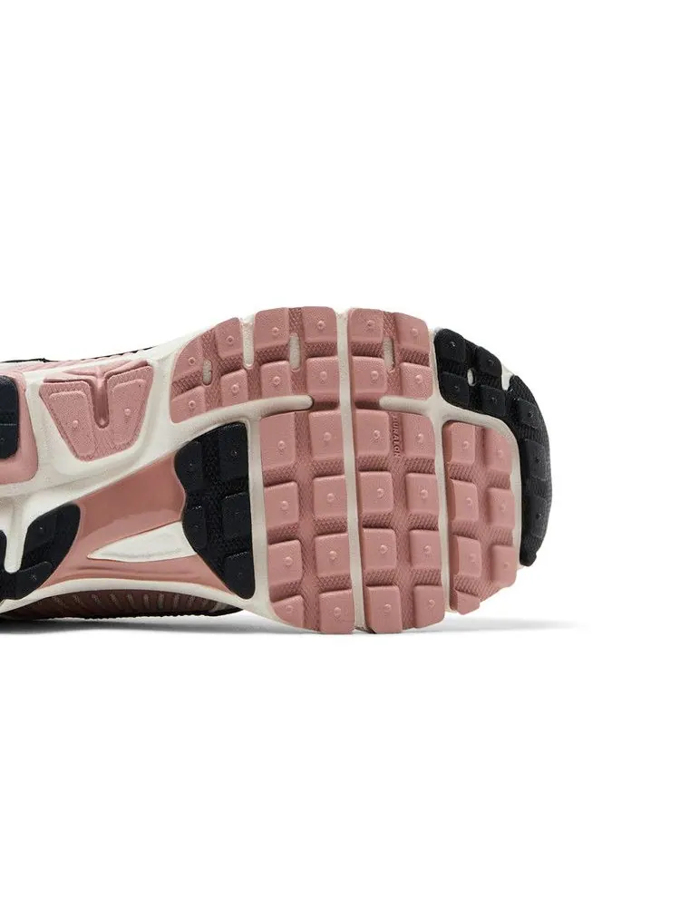 Кроссовки Nike Wmns Air Zoom Vomero 5 'Particle Pink' — изображение 6 из 9