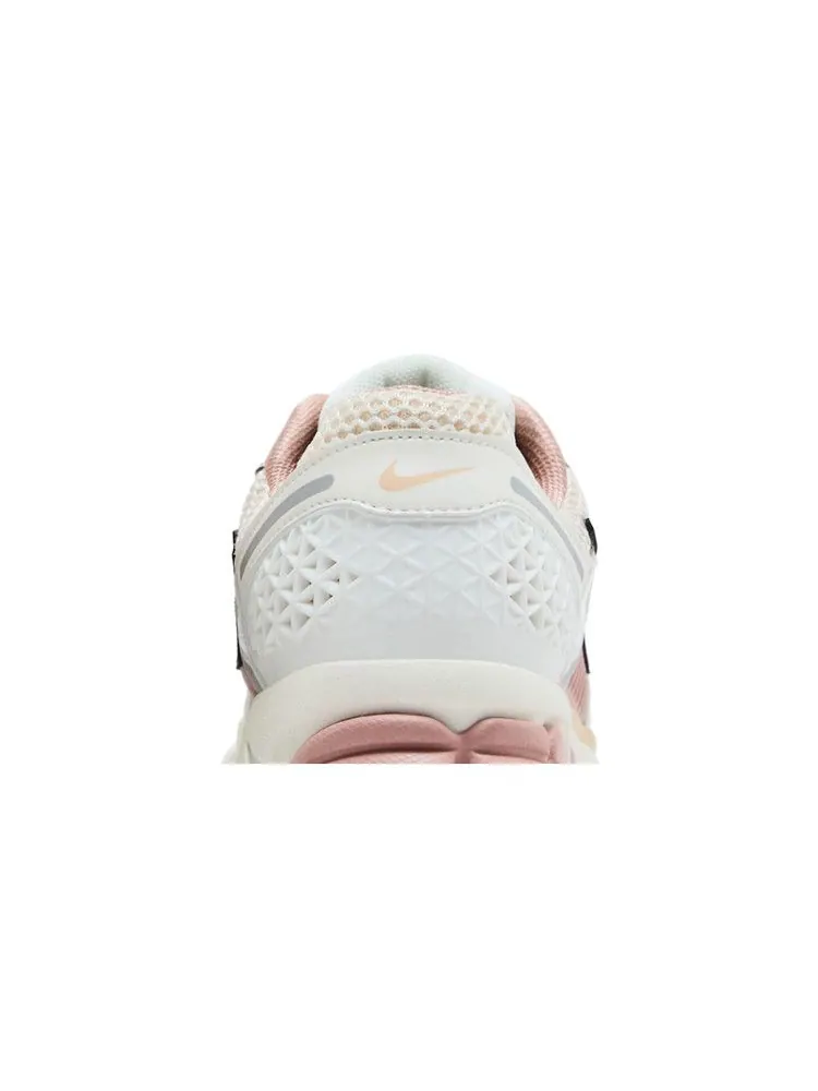 Кроссовки Nike Wmns Air Zoom Vomero 5 'Particle Pink' — изображение 8 из 9