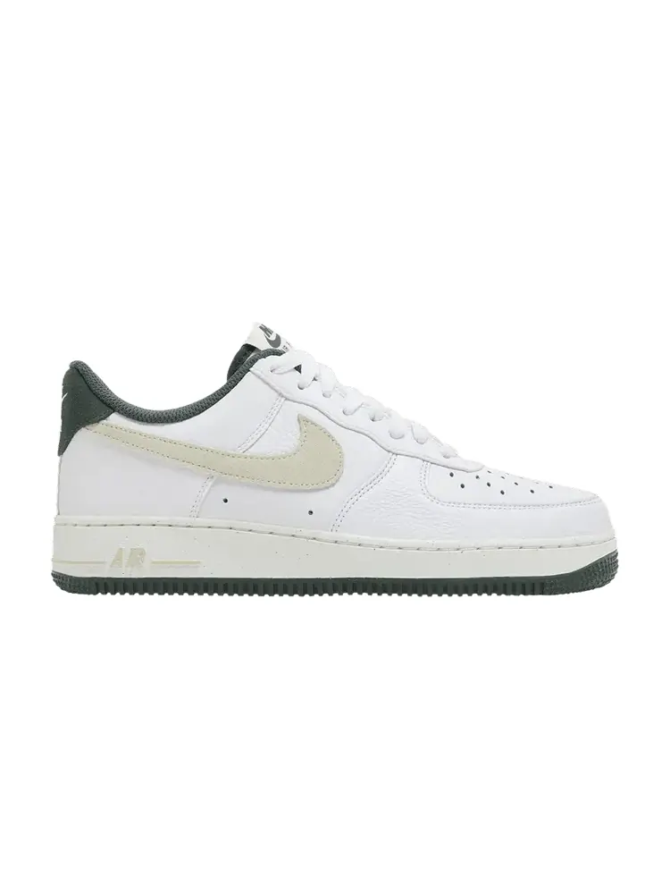 Кроссовки Nike Air Force 1 '07 LV8 'Vintage Green' — изображение 1 из 9, белый//винтажный зеленый
