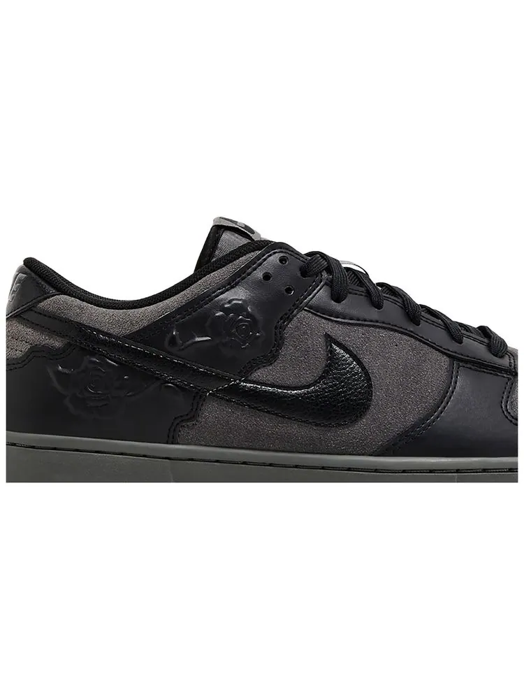 Кроссовки Nike Dunk Low 'Black Roses' — изображение 2 из 4, черный