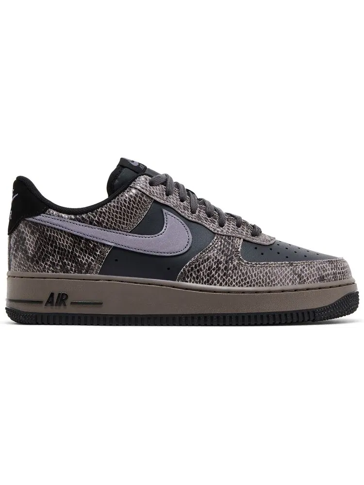 Кроссовки Nike Air Force 1 '07 LV8 'Snakeskin Pack - Off Noir' — изображение 1 из 4, черный
