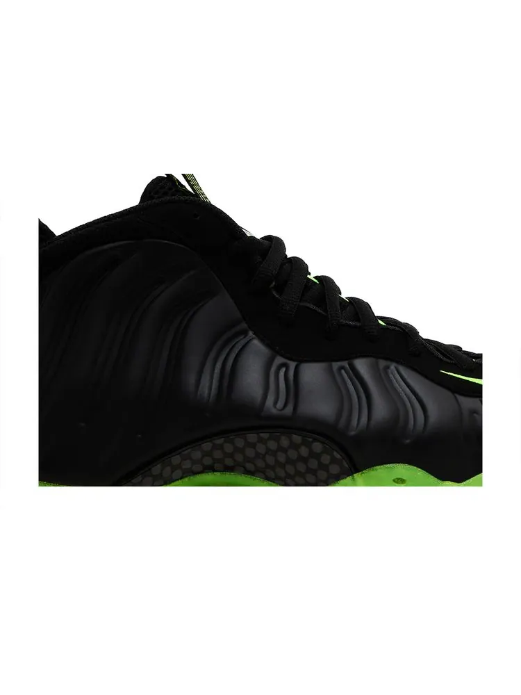 Кроссовки Air Foamposite One 'Black Volt' — изображение 2 из 8, черный