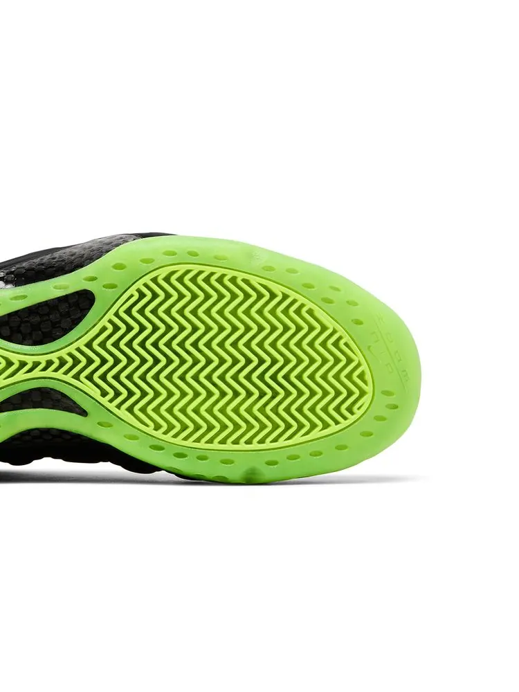 Кроссовки Air Foamposite One 'Black Volt' — изображение 5 из 8, черный