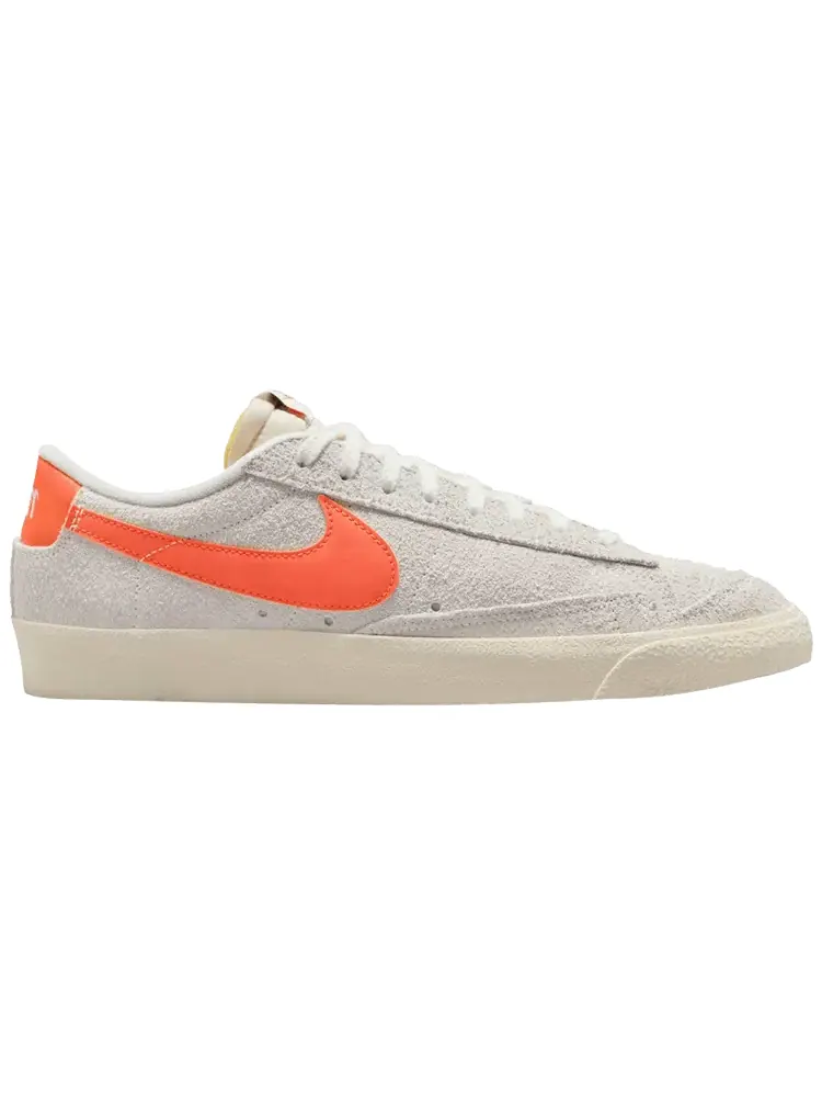 Кроссовки Nike Blazer Low '77 Premium 'Coconut Milk Safety Orange' — изображение 1 из 1, оранжевый
