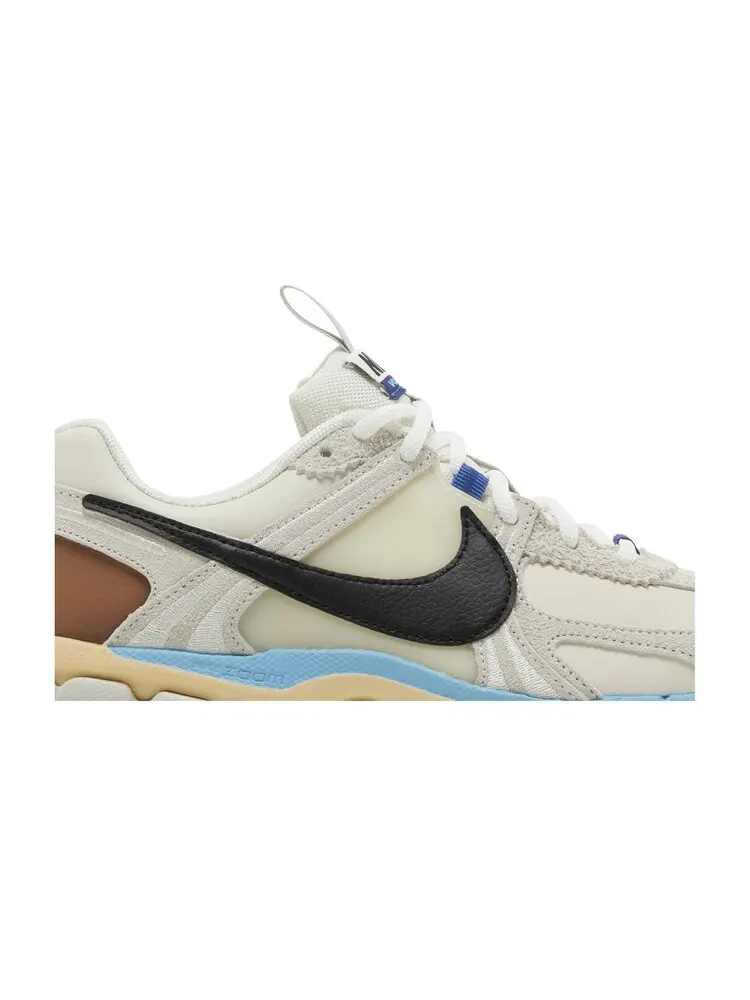 Кроссовки Nike Wmns Air Zoom Vomero 5 — изображение 2 из 4, бежевый
