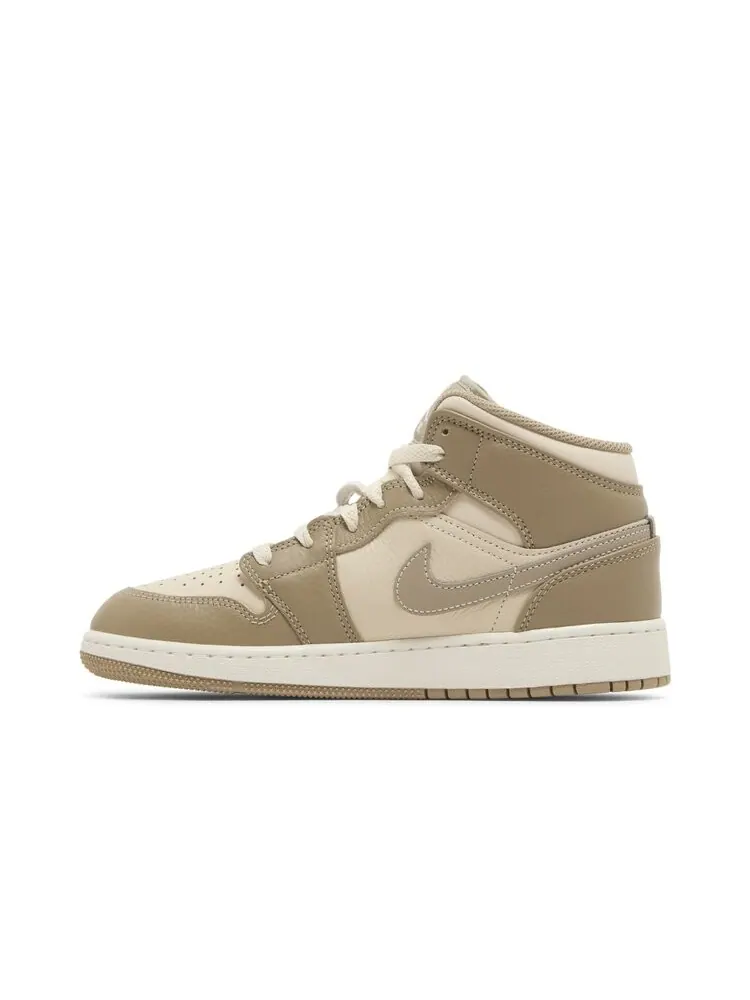Кроссовки Air Jordan Retro 1 Mid GS — изображение 3 из 4, коричневый