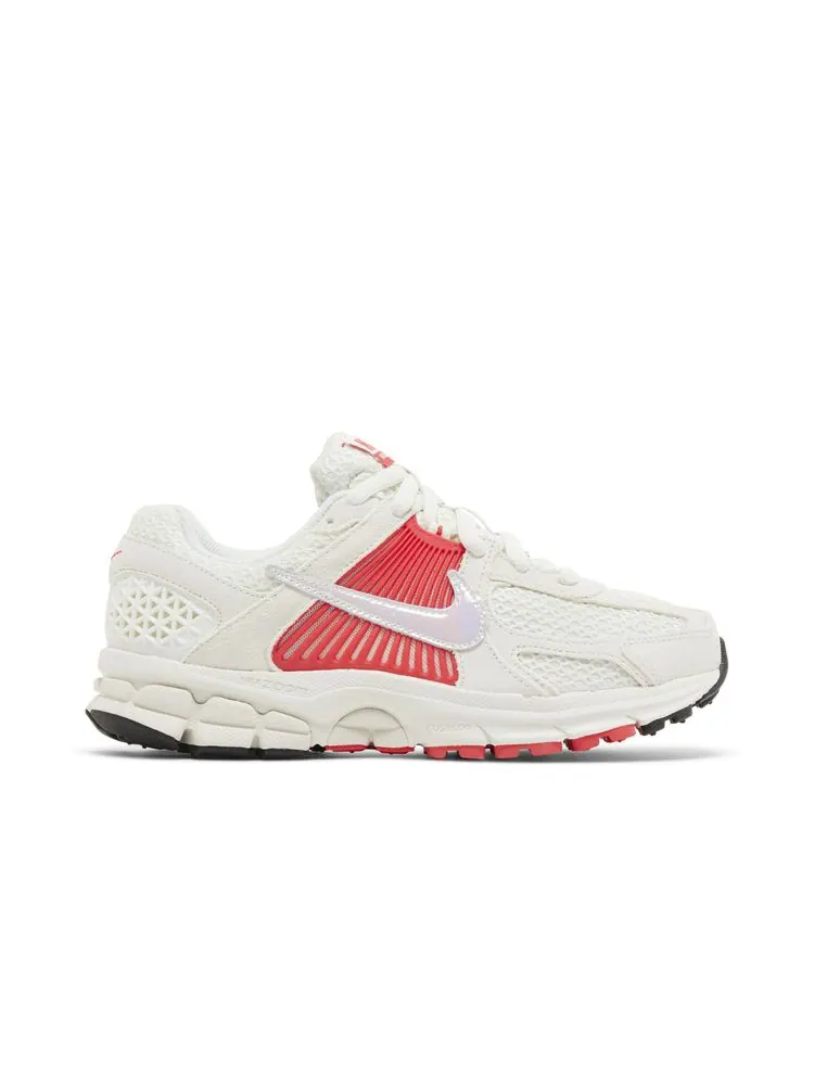 Кроссовки Wmns Air Zoom Vomero 5 'Sail Siren Red' — изображение 1 из 8, красный