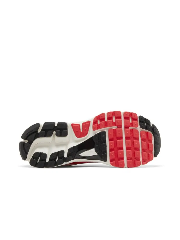 Кроссовки Wmns Air Zoom Vomero 5 'Sail Siren Red' — изображение 4 из 8, красный