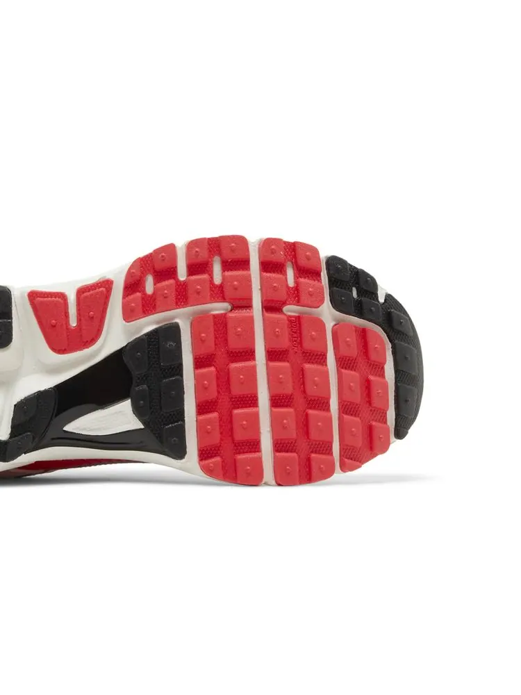 Кроссовки Wmns Air Zoom Vomero 5 'Sail Siren Red' — изображение 5 из 8, красный