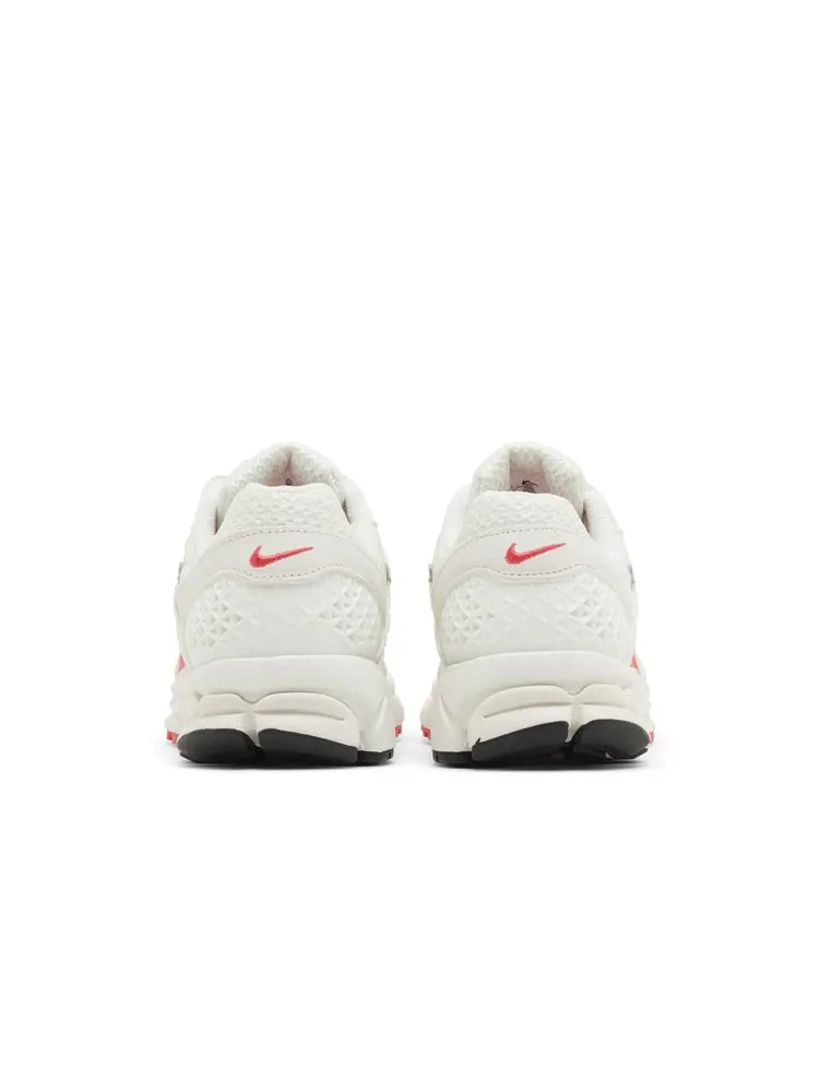 Кроссовки Wmns Air Zoom Vomero 5 'Sail Siren Red' — изображение 6 из 8, красный