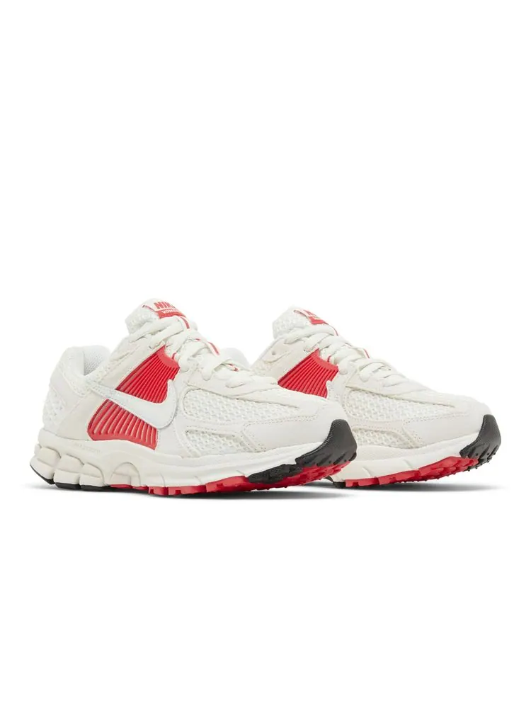 Кроссовки Wmns Air Zoom Vomero 5 'Sail Siren Red' — изображение 8 из 8, красный