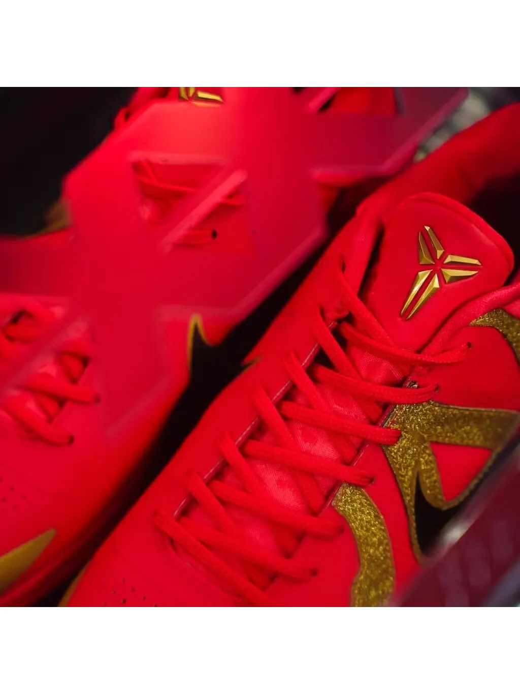 Баскетбольные кроссовки Nike Kobe V Protro "Year of the Mamba" — изображение 18 из 21, красные