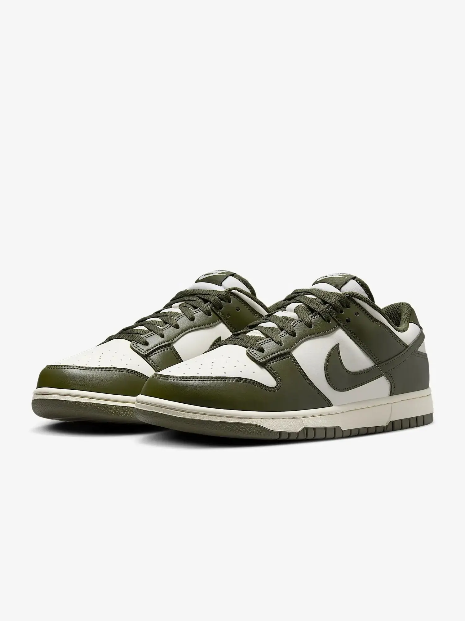 Кроссовки Nike Dunk Low Retro — изображение 2 из 8, зеленый хаки/кремовый