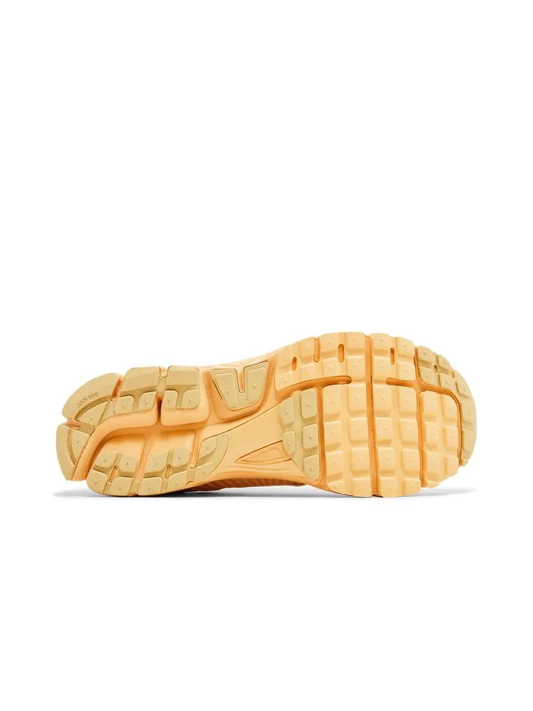 Кроссовки Air Zoom Vomero 5 'Celestial Gold' — изображение 4 из 8, золотистый