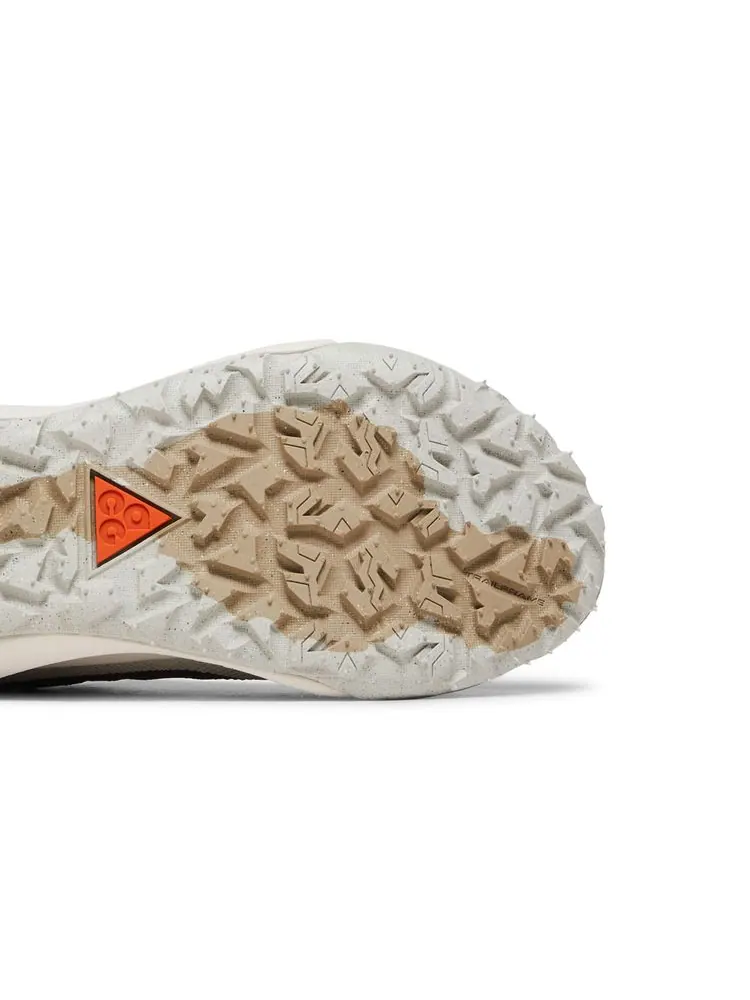 Кроссовки ACG Mountain Fly 2 Low GORE-TEX 'Dark Smoke Grey' — изображение 5 из 8, темный серый