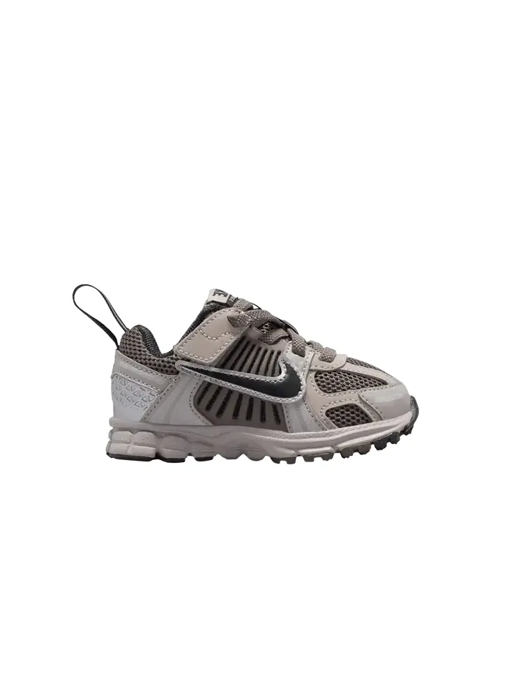 Кроссовки Nike Vomero 5 TD — изображение 1 из 1, серый