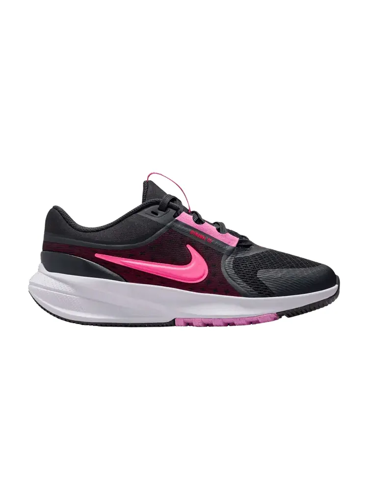 Кроссовки Nike Star Runner 5 GS 'Off Noir Hyper Pink' — изображение 1 из 1