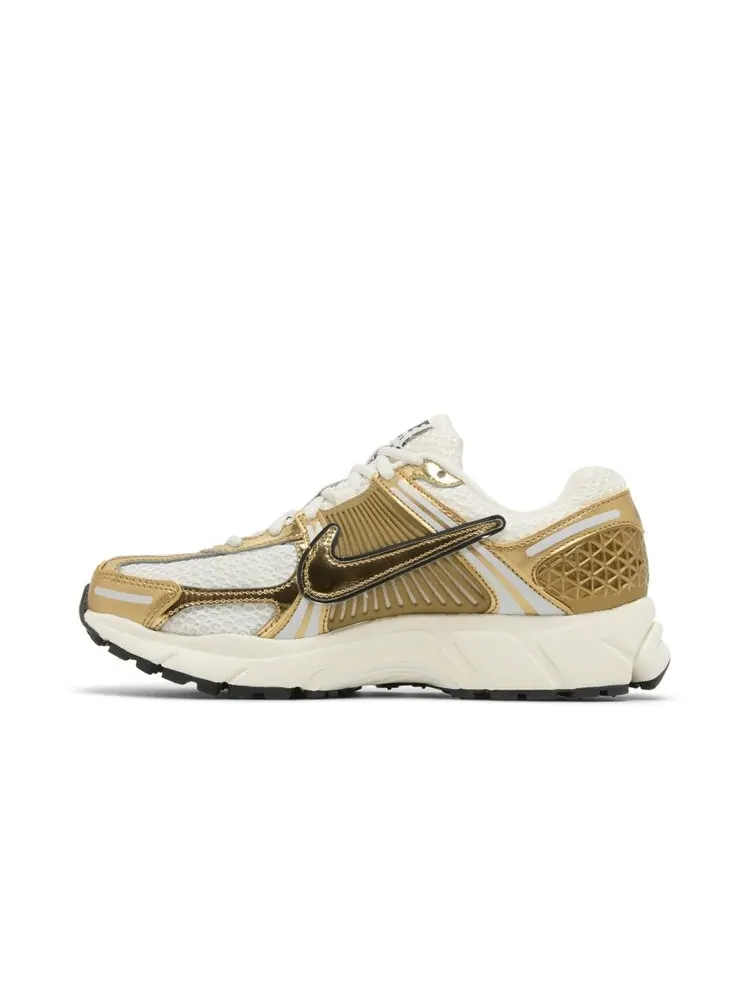 Кроссовки Nike Wmns Air Zoom Vomero 5 — изображение 3 из 4, золото