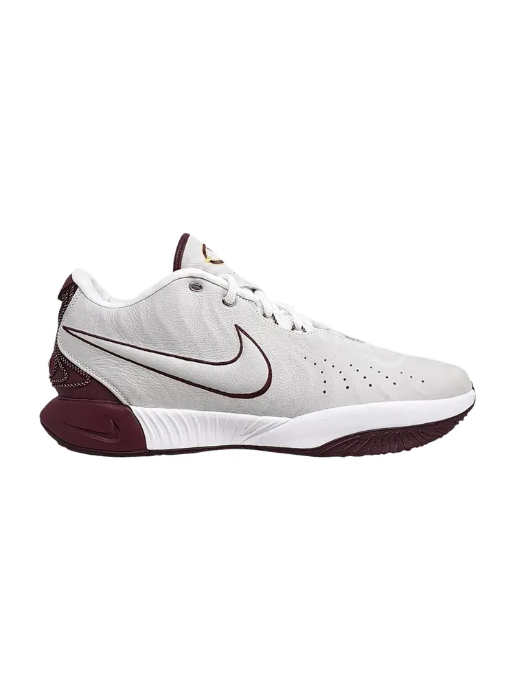 Кроссовки Nike LeBron 21 'Christ the King' PE — изображение 1 из 1