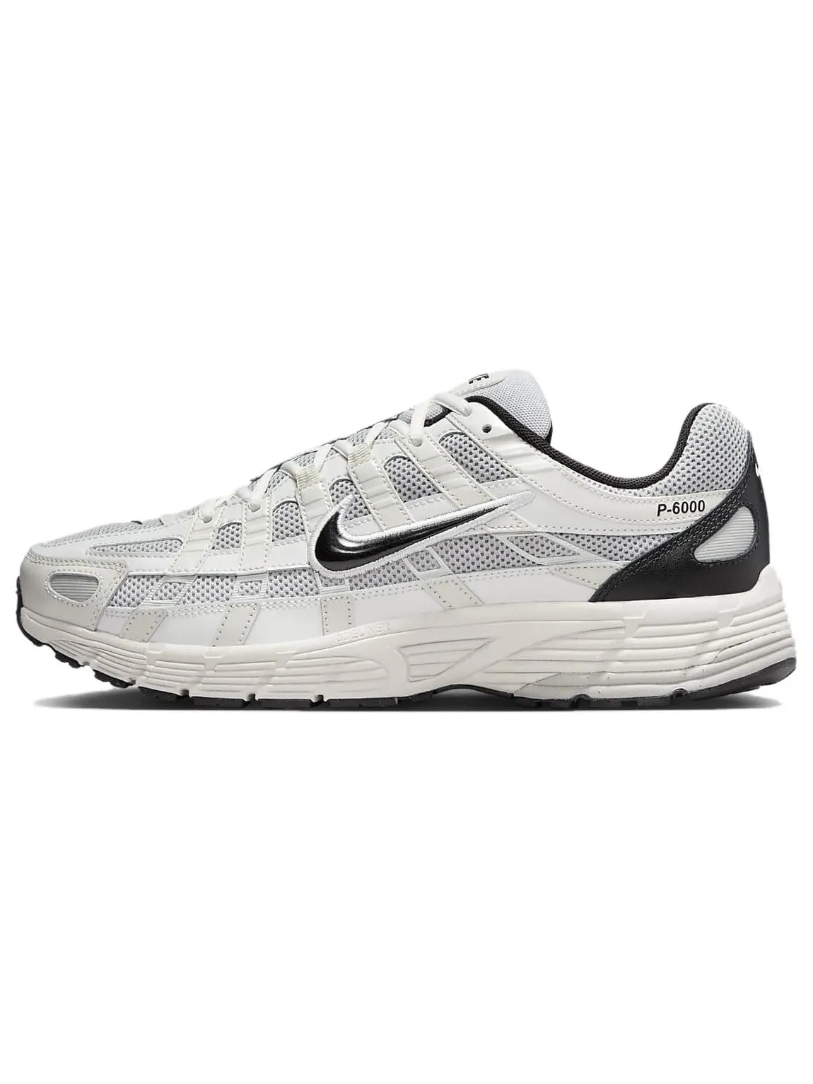 Кроссовки Nike P-6000: Стиль и Комфорт в Серебристо-Черном Исполнении — изображение 1 из 6