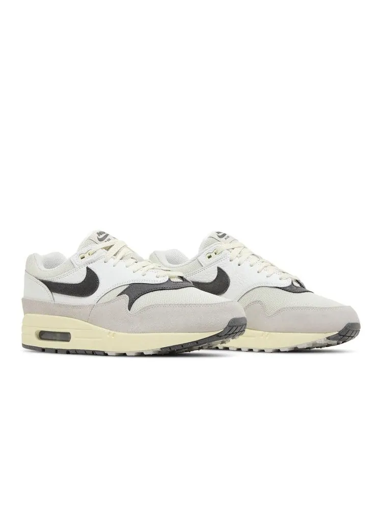 Кроссовки Nike Air Max 1 'Light Bone Iron Grey' — изображение 9 из 9, светлый/серый///белый