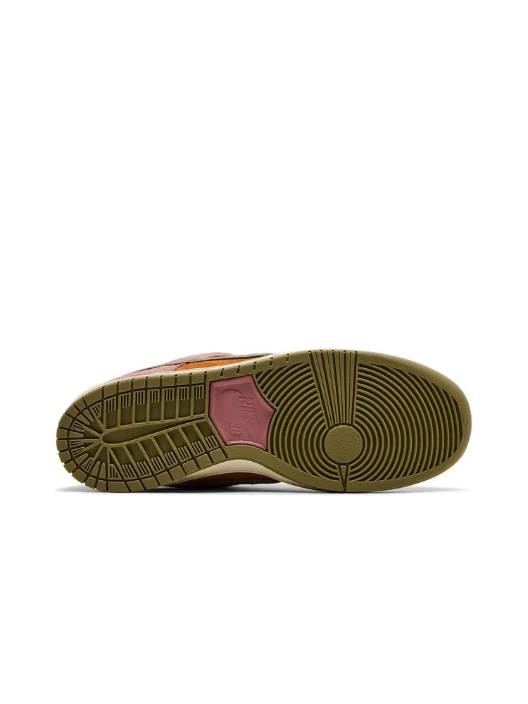 Кроссовки Dunk Low SB 'Red Stardust' — изображение 4 из 8, красный