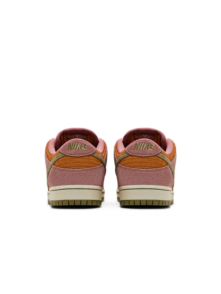 Кроссовки Dunk Low SB 'Red Stardust' — изображение 6 из 8, красный