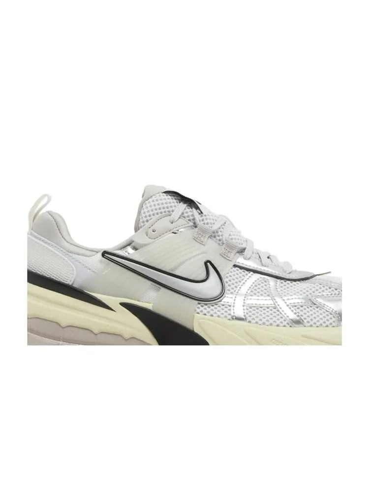 Кроссовки Nike V2K Run — изображение 2 из 4, серебряный