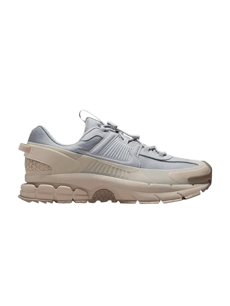 Кроссовки Nike Zoom Vomero Roam 'Wolf Grey Wolf Grey Sanddrift' — изображение 1 из 1, серый