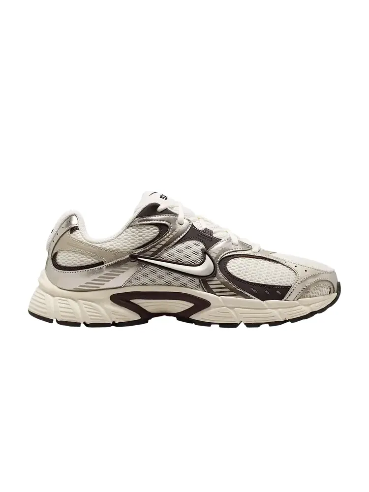 Кроссовки Nike V5 RNR — изображение 1 из 1, серебристый
