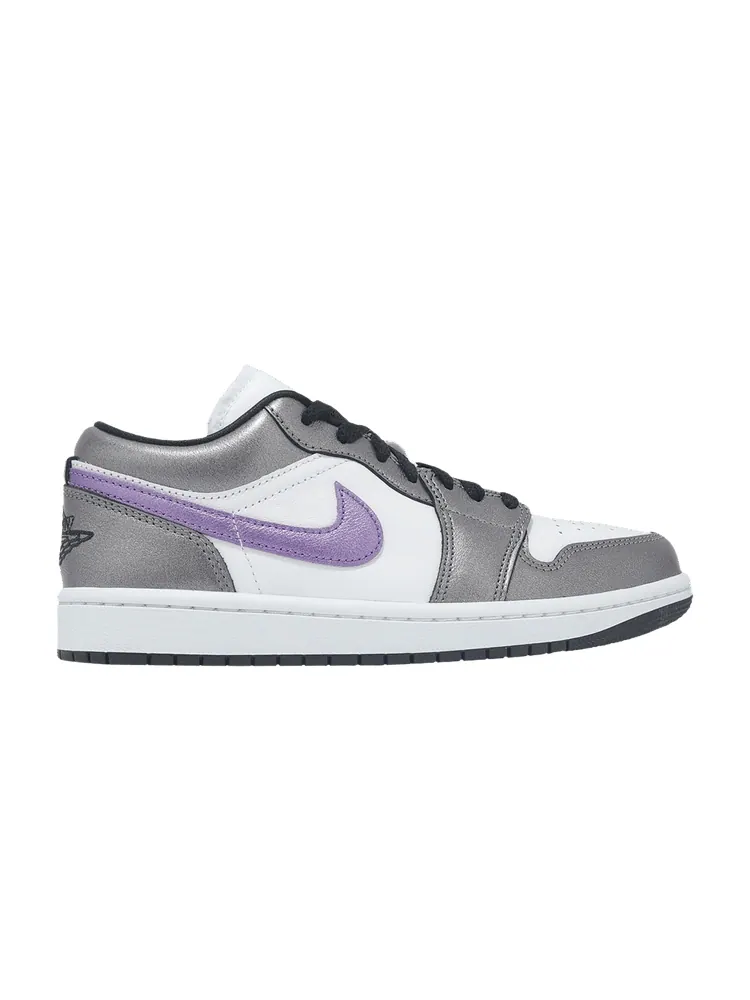 Кроссовки Air Jordan Wmns Air Jordan 1 Low SE 'Metallic Purple' — изображение 1 из 1, белый/черный