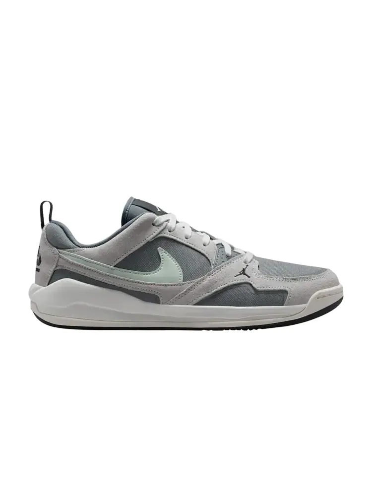Air Jordan CMFT Era 'Cool Grey Iris Whisper Jade Aura' — изображение 1 из 1, серый