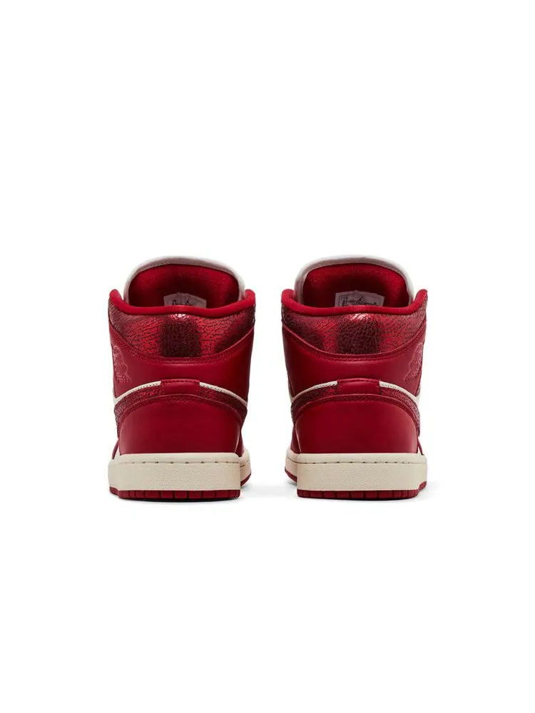 Кроссовки Air Jordan Wmns Air Jordan 1 Mid 'Valentine's Day 2025' — изображение 7 из 9, красный/белый