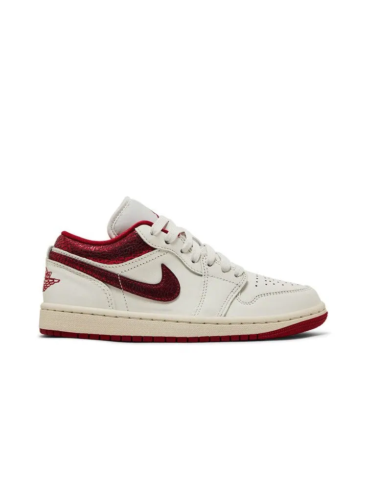 Кроссовки Air Jordan Wmns Air Jordan 1 Low 'Ruby' — изображение 2 из 9, красный/красный