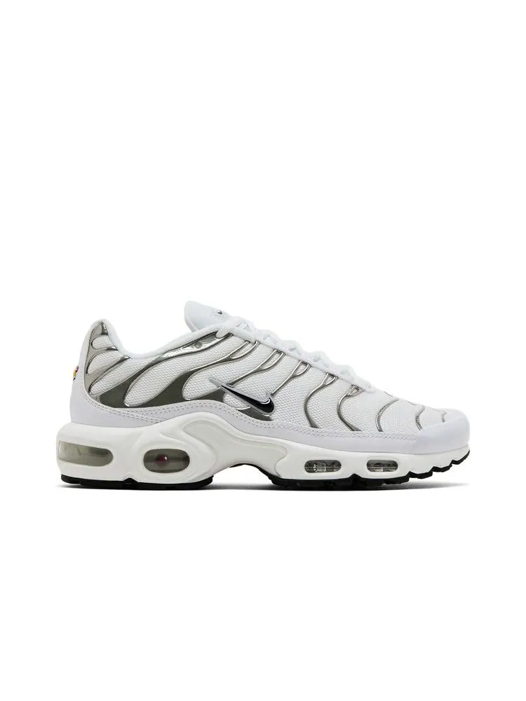 Кроссовки Nike Wmns Air Max Plus SE 'White Chrome Silver' — изображение 2 из 9