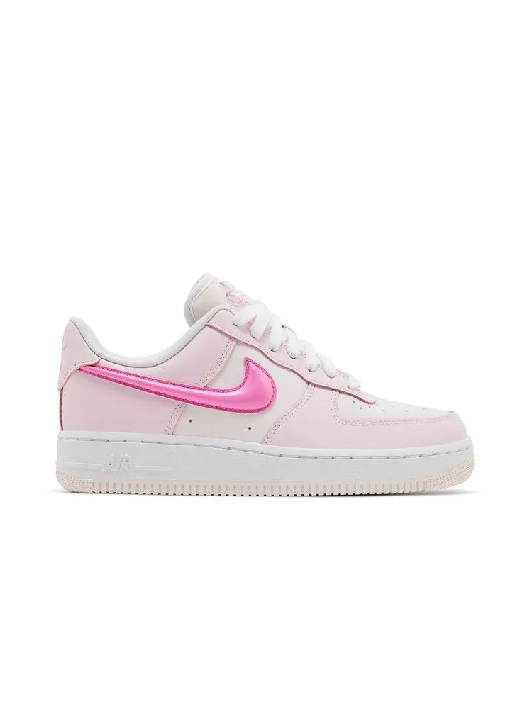 Кроссовки Nike Wmns Air Force 1 '07 LX 'Paw Print' — изображение 2 из 9