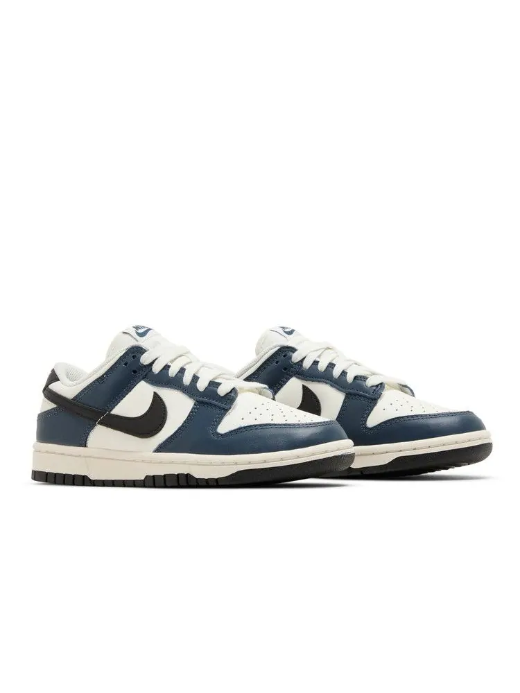 Кроссовки Nike Wmns Dunk Low 'Armory Navy' — изображение 9 из 9, темно-синий/черный/белый