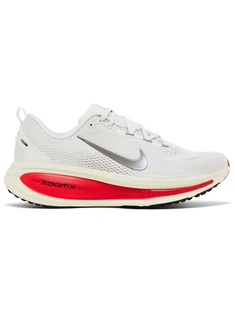 Кроссовки Nike Vomero 18 'Platinum Tint Siren Red' — изображение 1 из 4, платиновый красный