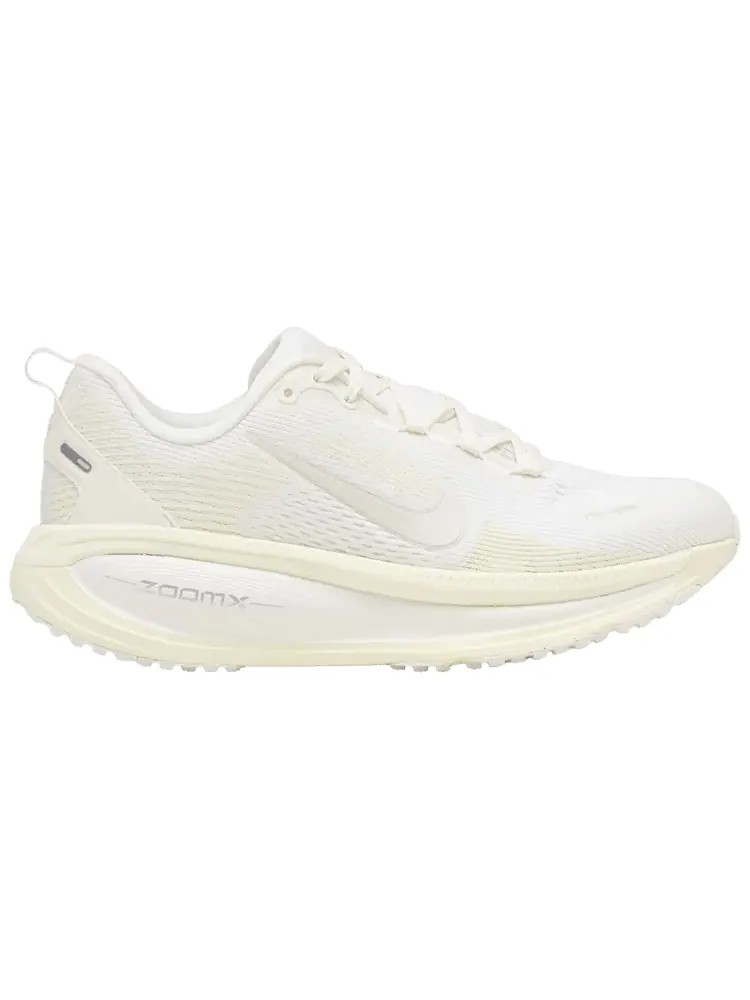 Кроссовки Nike Wmns Vomero 18 — изображение 1 из 1, белый