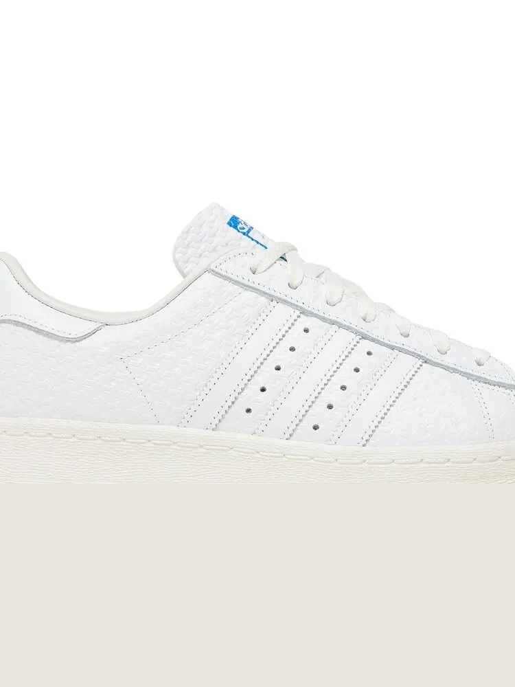 Кроссовки Superstar 82 'Debossed Geometric Print' — изображение 2 из 4, белый