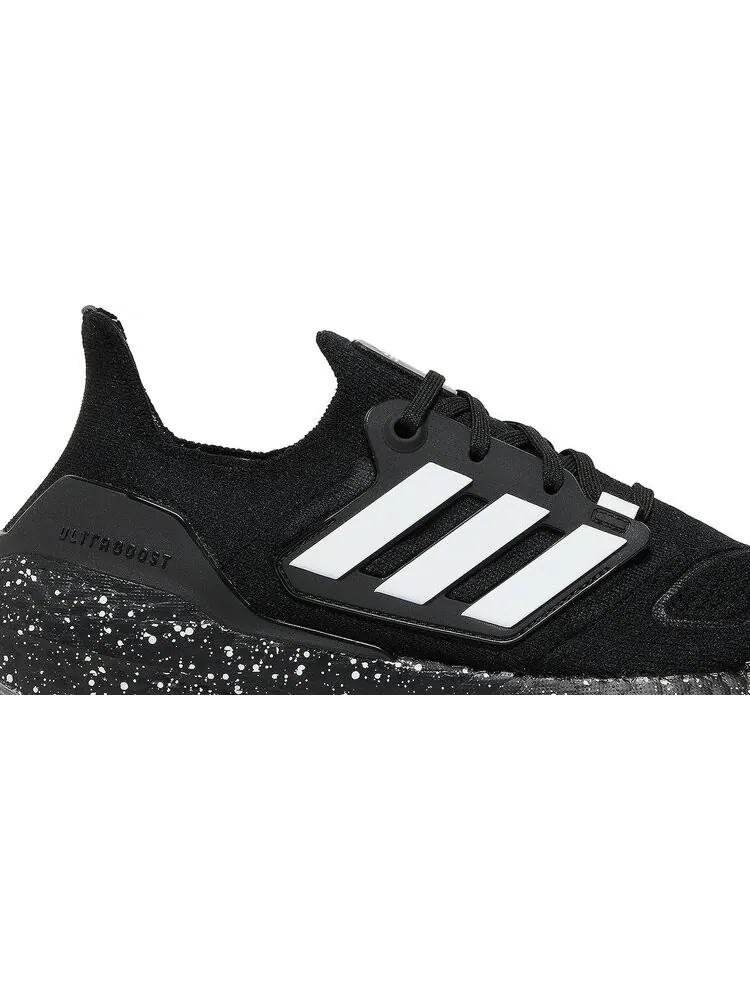 Кроссовки Adidas UltraBoost 22 'Black White Speckled' — изображение 2 из 8, черный
