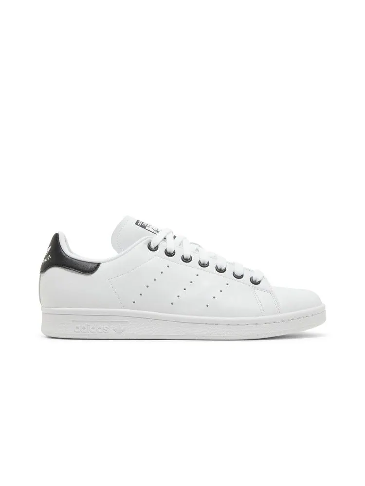 Кроссовки adidas Disney x Stan Smith 'Cruella' — изображение 2 из 9, белый/черный/белый