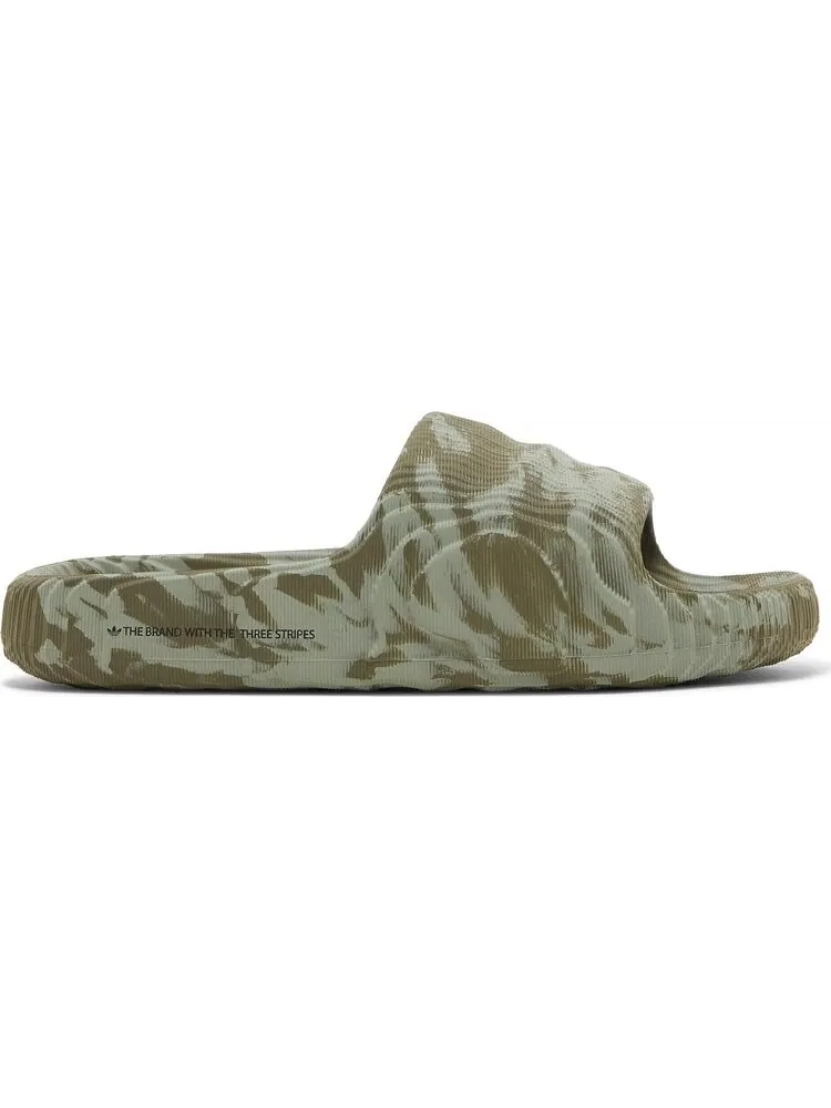Кроссовки Adilette 22 'Olive Strata Camo' — изображение 1 из 4, зеленый