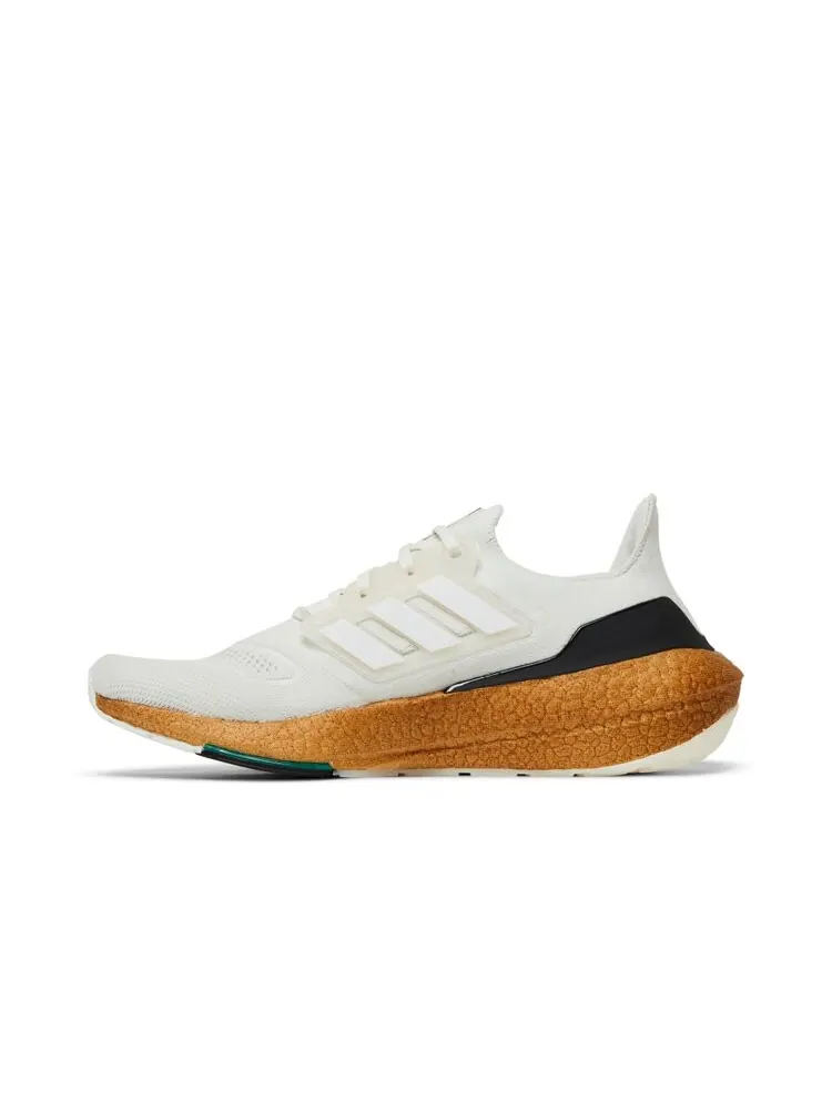 Кроссовки Adidas UltraBoost 22 Made With Nature — изображение 3 из 4, белый
