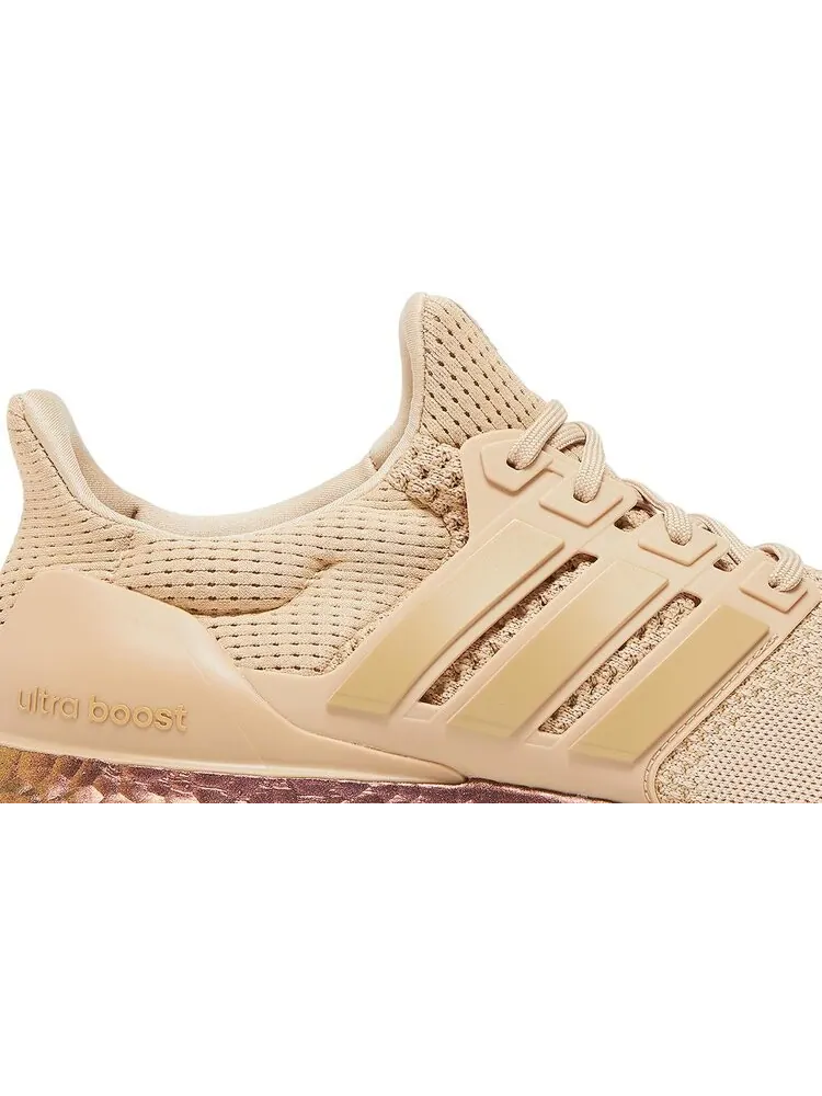 Кроссовки Adidas UltraBoost 1.0 DNA 'Magic Beige' — изображение 2 из 8, загар