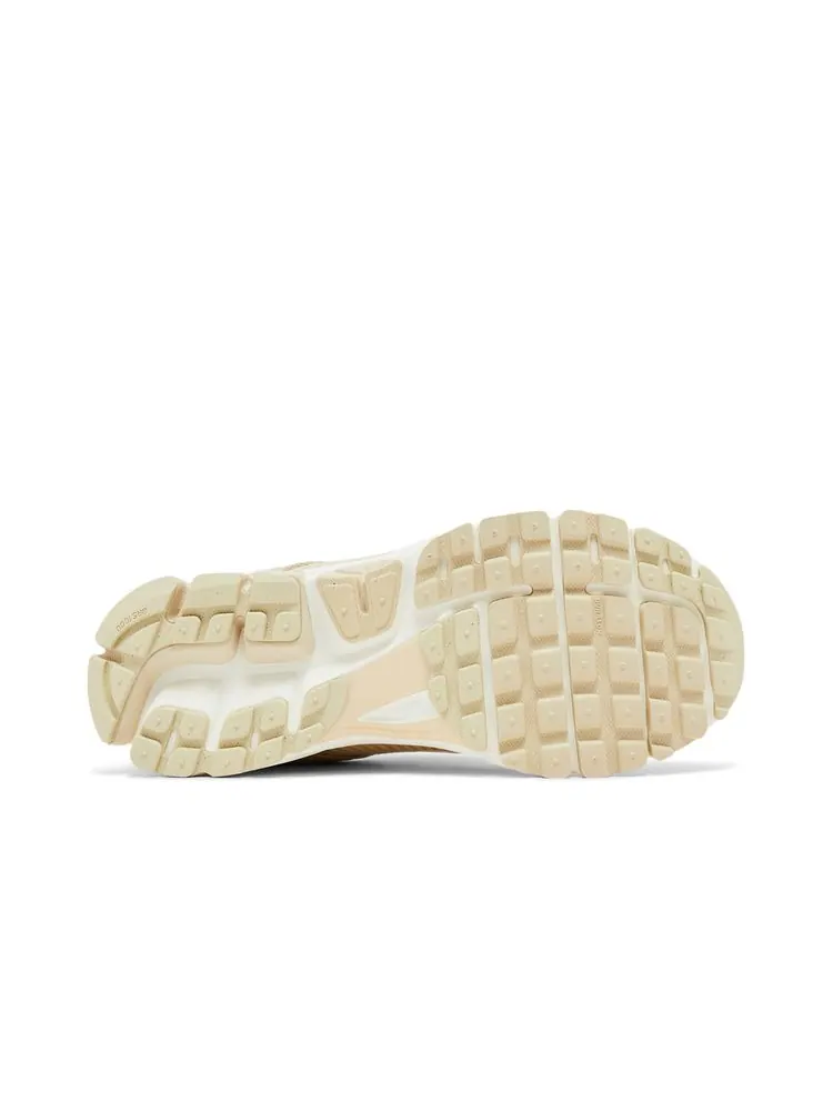 Кроссовки Nike Wmns Air Zoom Vomero 5 'Beach' — изображение 4 из 4, пляжный