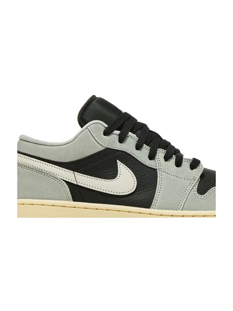Кроссовки Air Jordan Air Jordan 1 Low 'Light Smoke Grey' — изображение 3 из 8