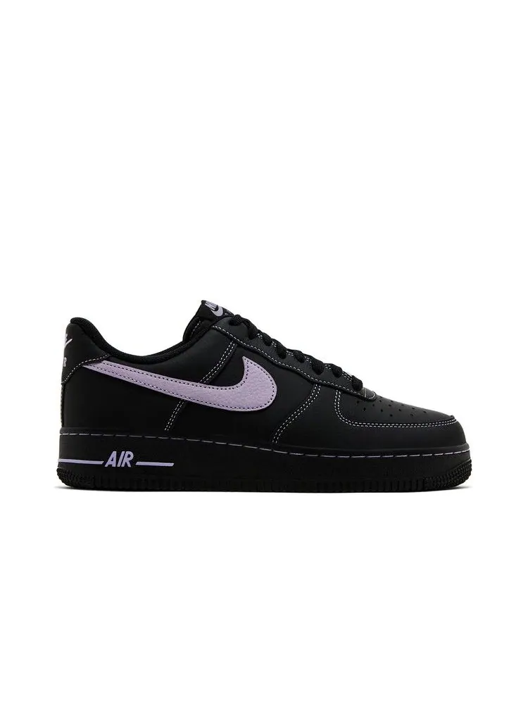 Кроссовки Nike Air Force 1 '07 LV8 'Black Hydrangeas' — изображение 2 из 9, черный