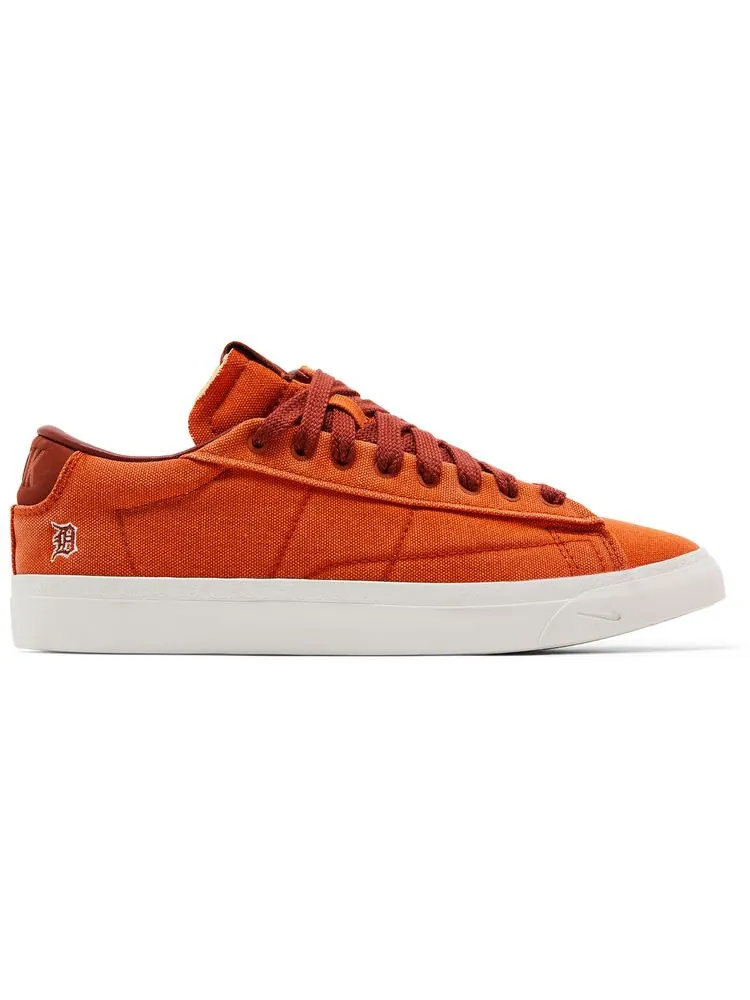 Кроссовки Devin Booker x Nike Blazer Low — изображение 1 из 8, оранжевый